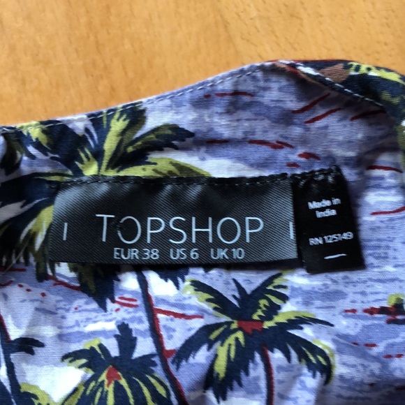 Tropical Print Dress with Cutout and Pockets - Picture 3 of 5